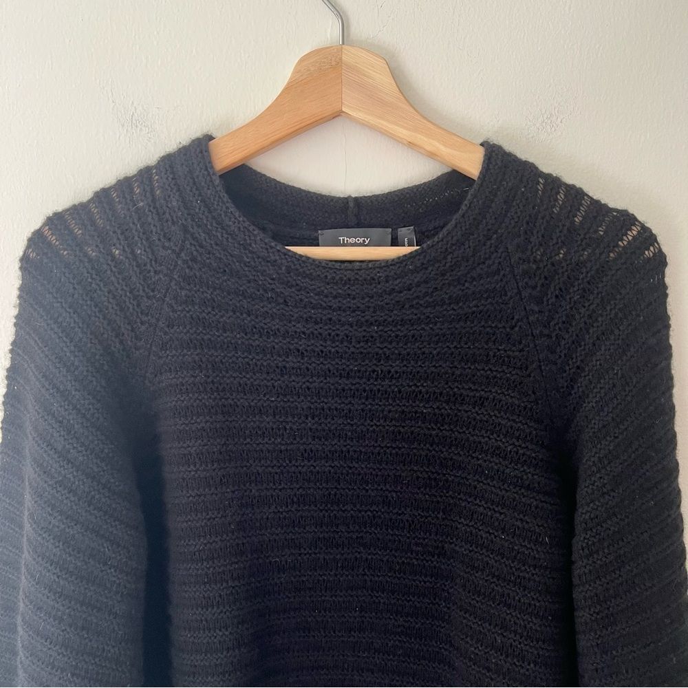 Theory Black Cashmere Sweater Horizontal Rib Size Small Minimalist Quiet Luxury - Picture 2 of 10